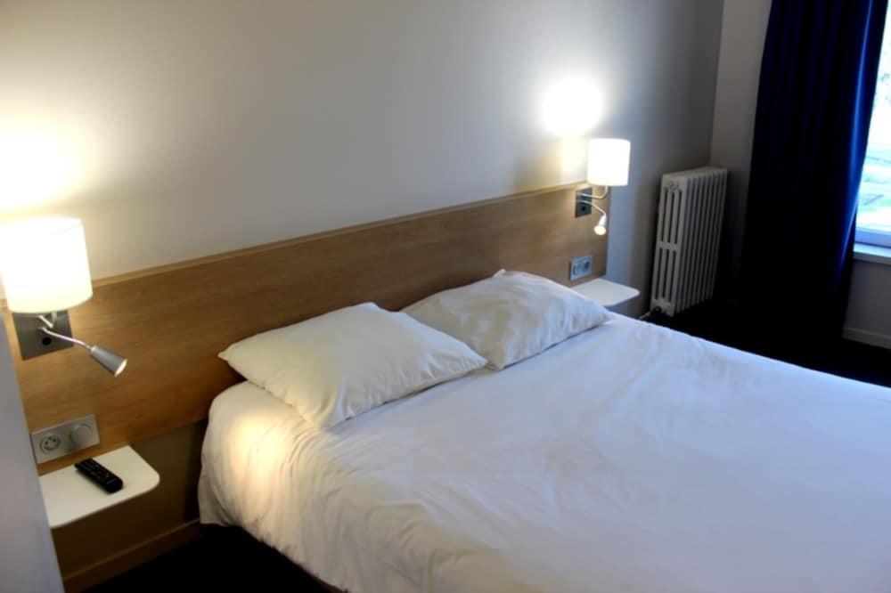 Brit Hotel Macon Centre Gare Экстерьер фото