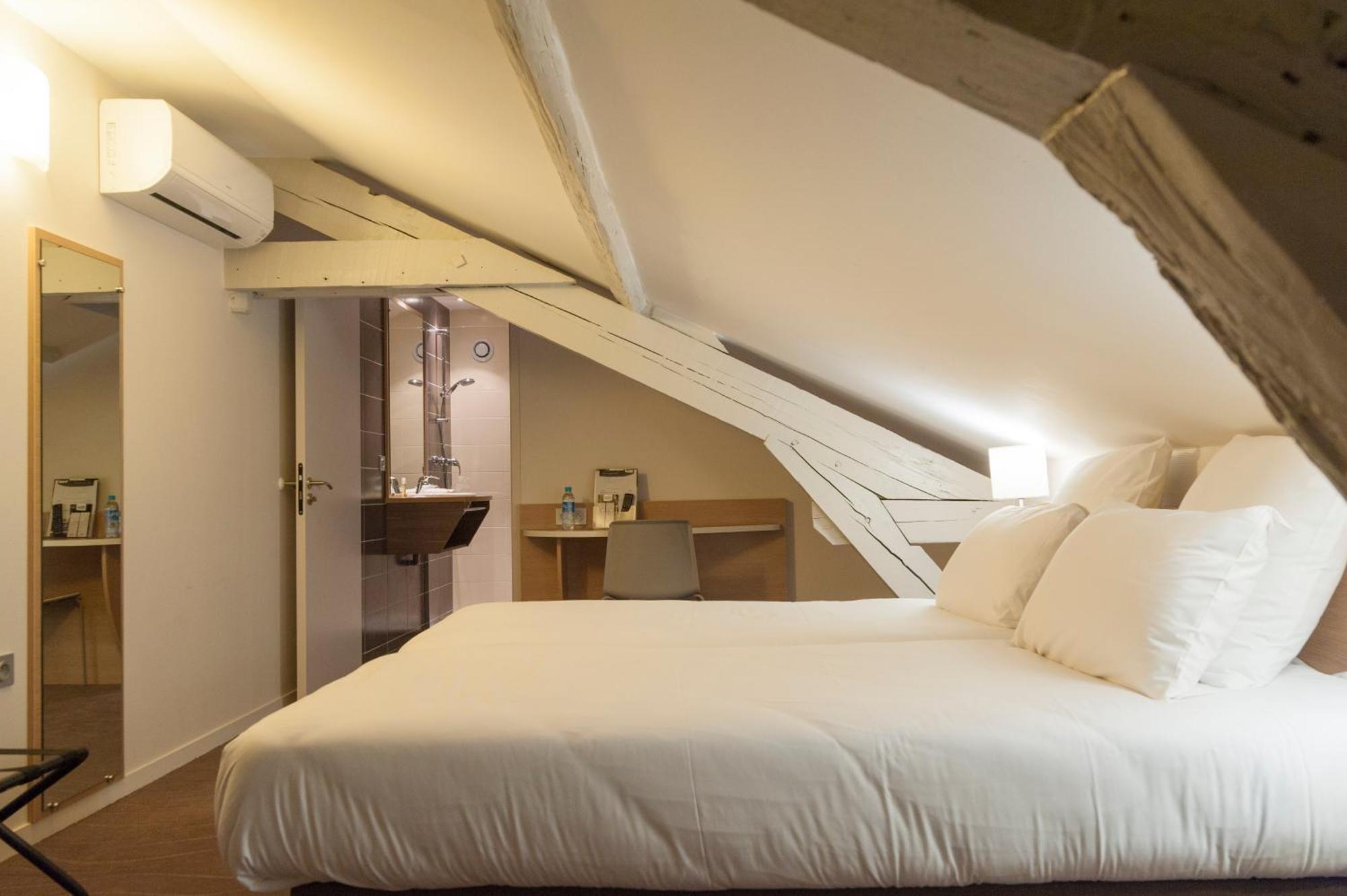 Brit Hotel Macon Centre Gare Экстерьер фото