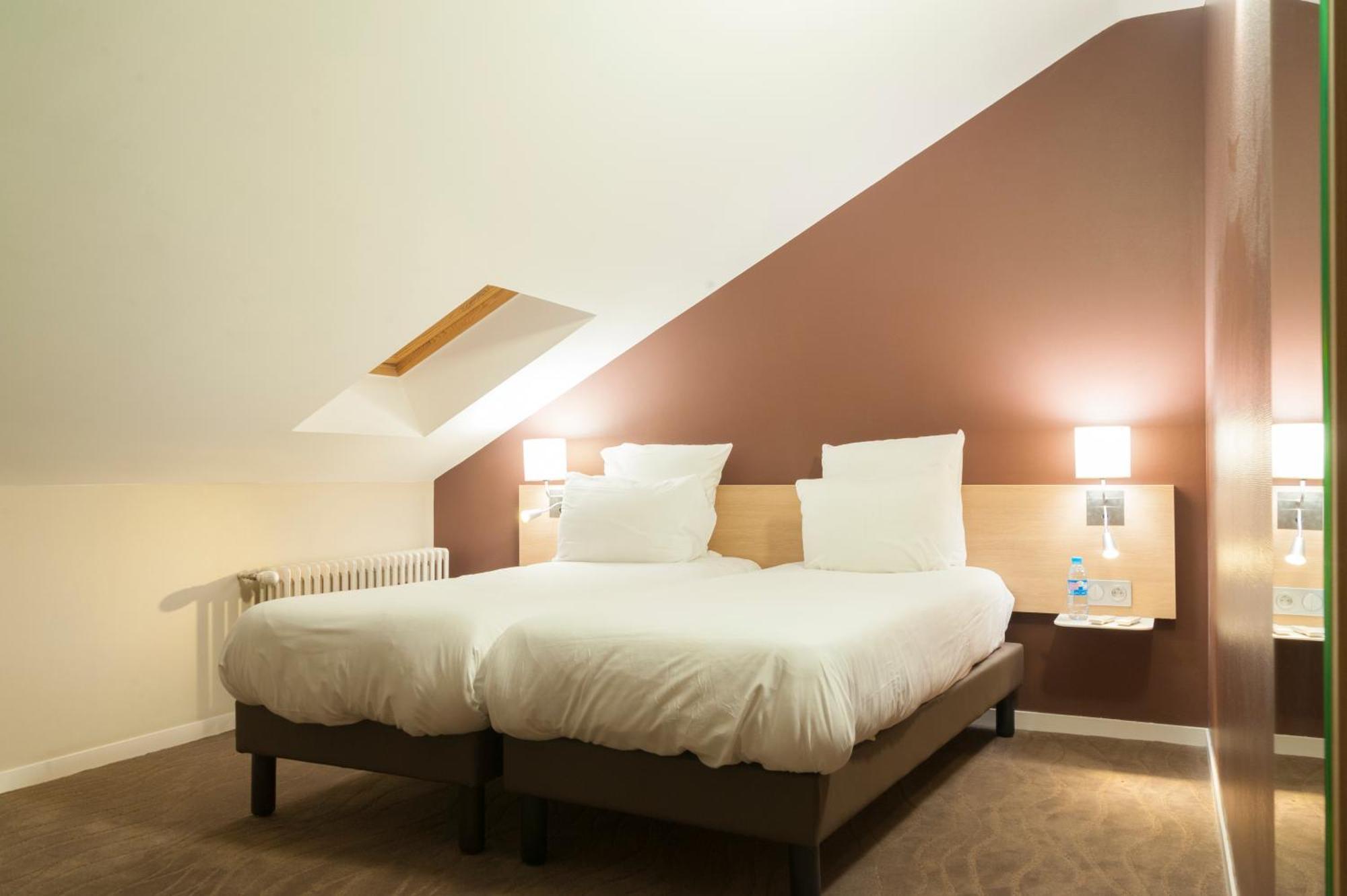 Brit Hotel Macon Centre Gare Экстерьер фото