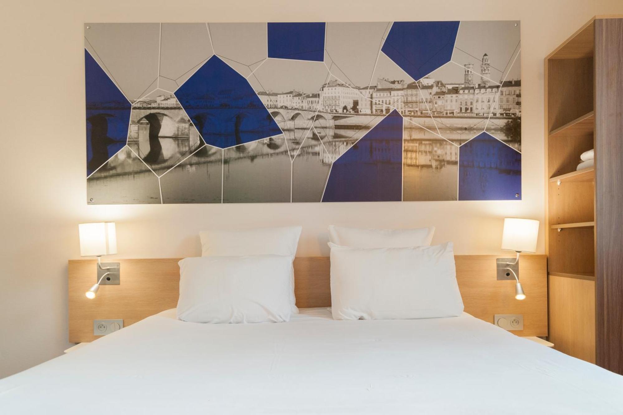 Brit Hotel Macon Centre Gare Экстерьер фото